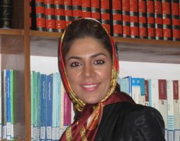 Sara Sabaghian wurde zusammen mit ihren Kolleginnen Maryam Kian Ersi und Maryam Karbasi am 13. November 2010 am Flughafen verhaftet. - sabaghian
